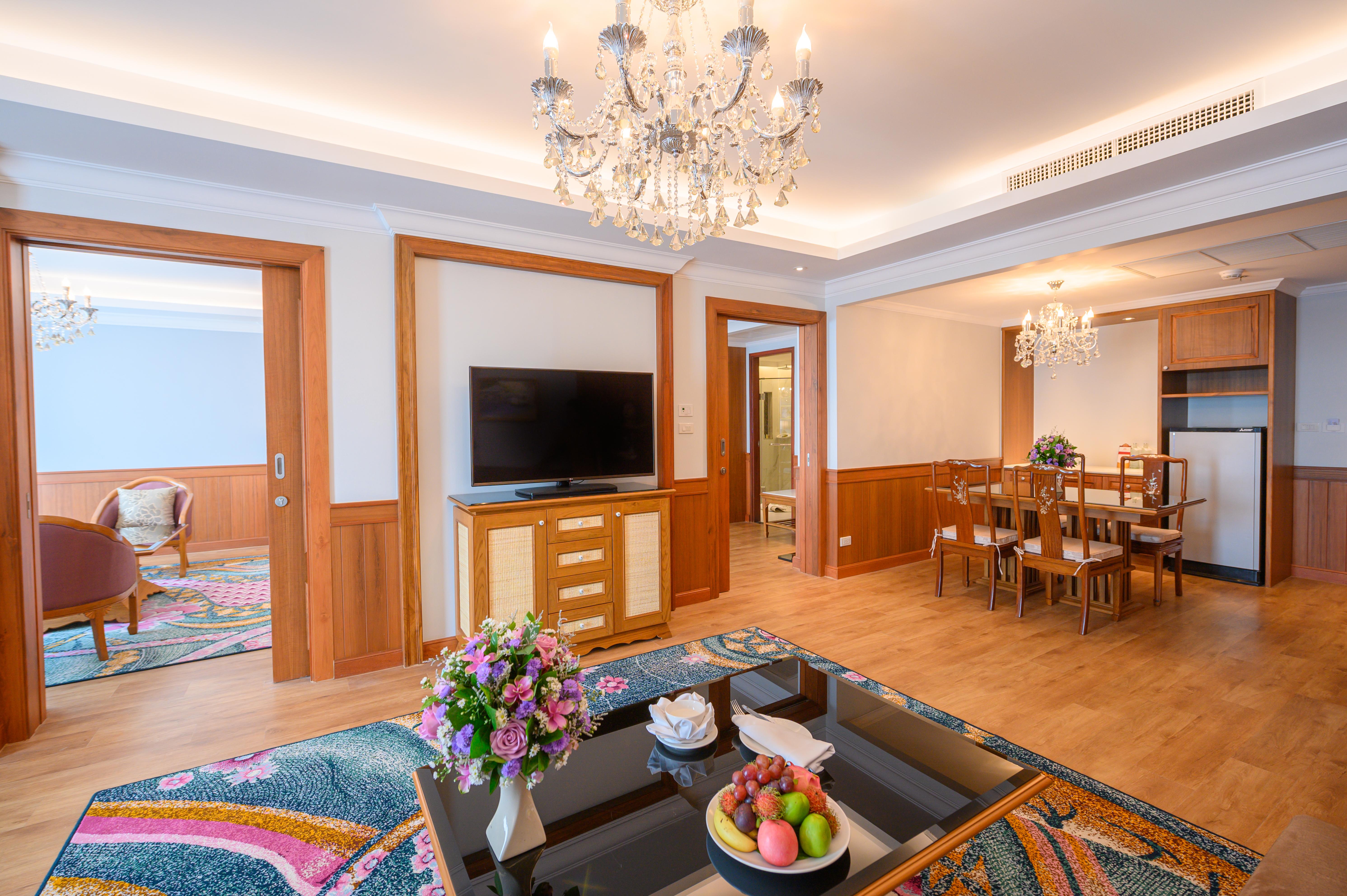 The Empress Premier Chiang Mai - Sha Extra Plus Exterior photo A suite at the hotel