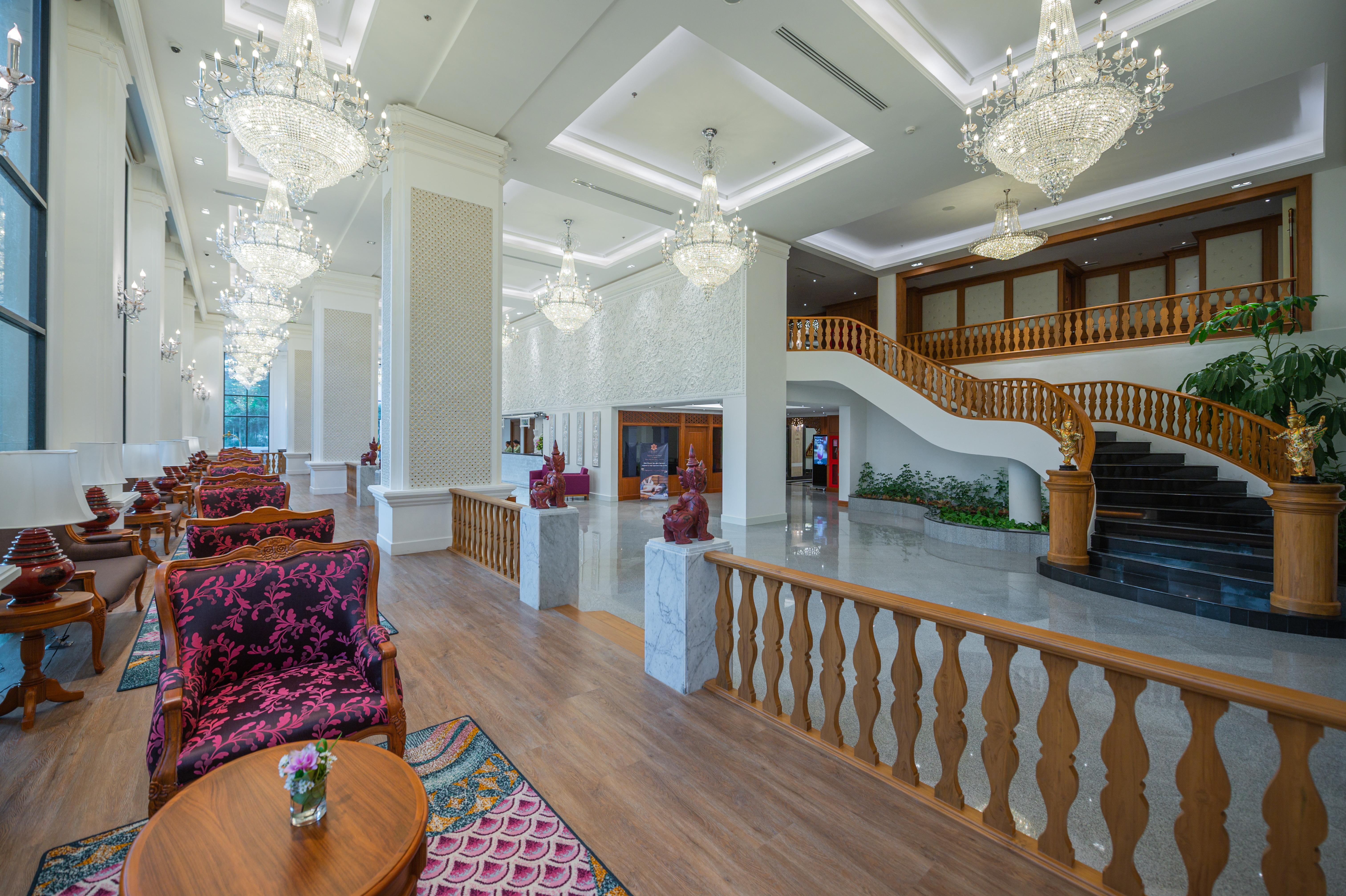 The Empress Premier Chiang Mai - Sha Extra Plus Exterior photo Lobby