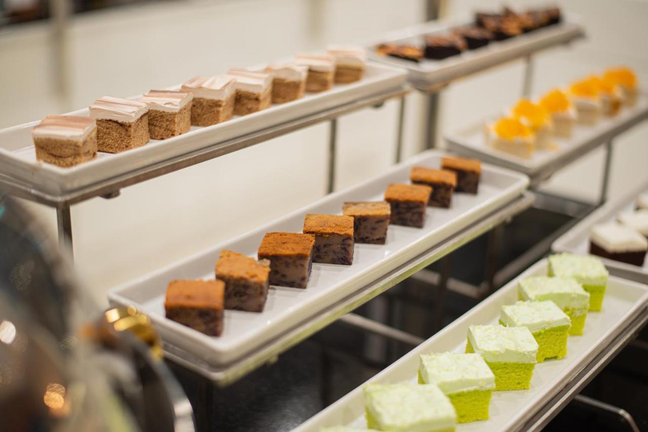 The Empress Premier Chiang Mai - Sha Extra Plus Exterior photo A selection of petit fours
