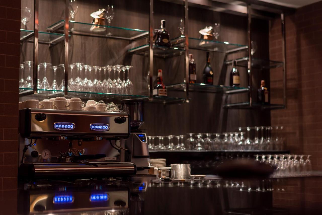 The Empress Premier Chiang Mai - Sha Extra Plus Exterior photo A coffee machine in a coffee shop