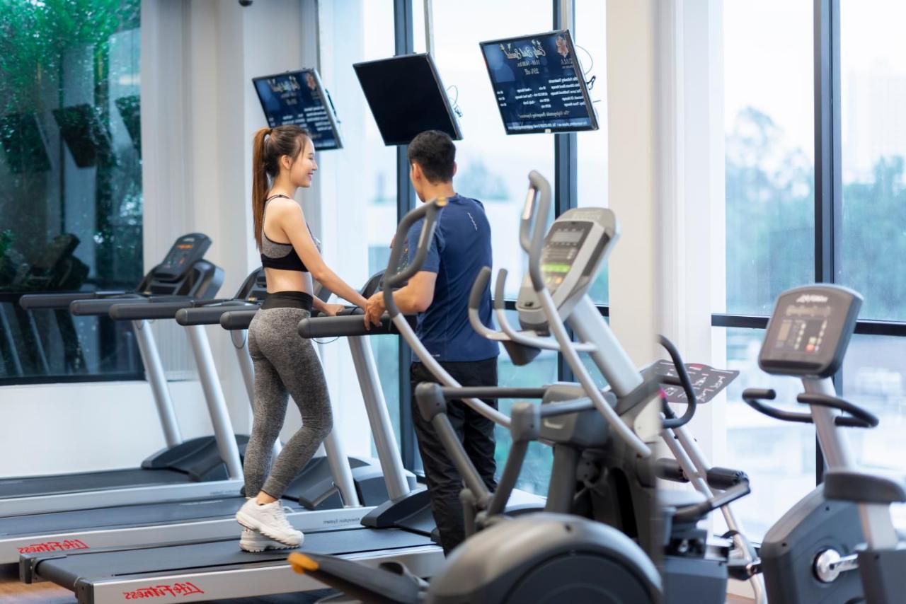 The Empress Premier Chiang Mai - Sha Extra Plus Exterior photo A personal trainer with a client