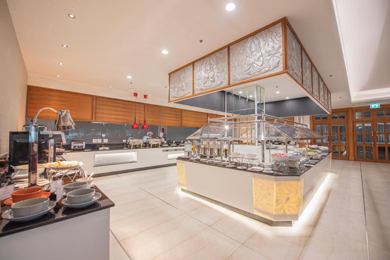 The Empress Premier Chiang Mai - Sha Extra Plus Exterior photo The buffet at the hotel