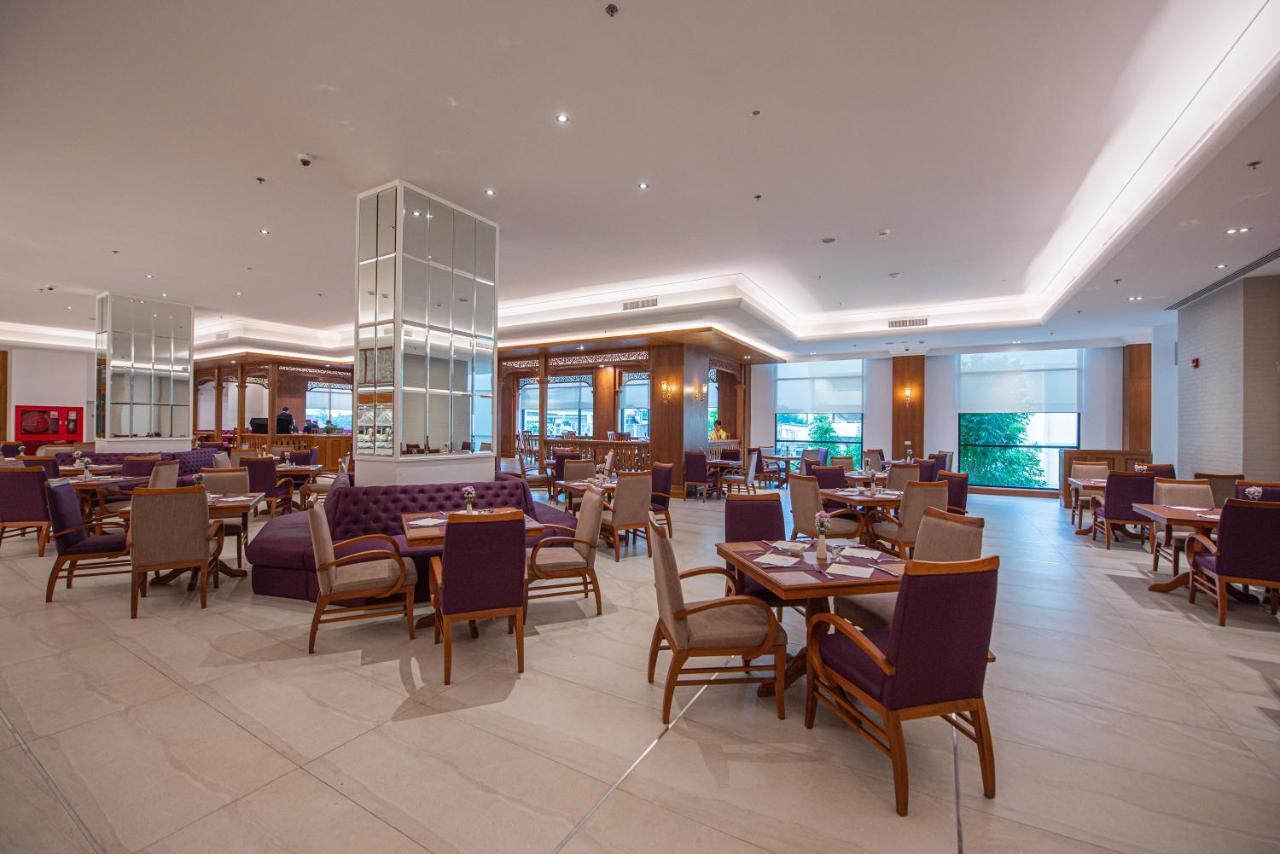 The Empress Premier Chiang Mai - Sha Extra Plus Exterior photo The restaurant