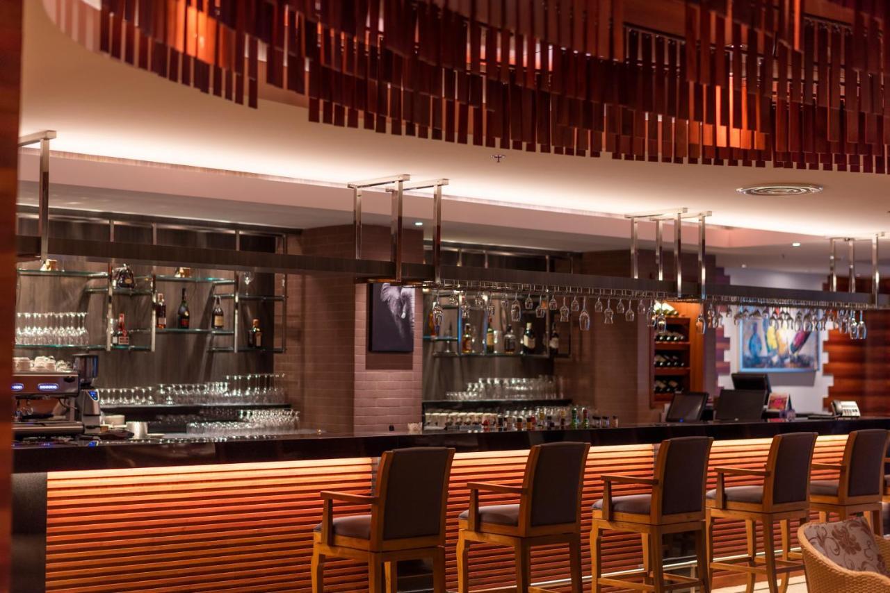 The Empress Premier Chiang Mai - Sha Extra Plus Exterior photo The bar at the lobby
