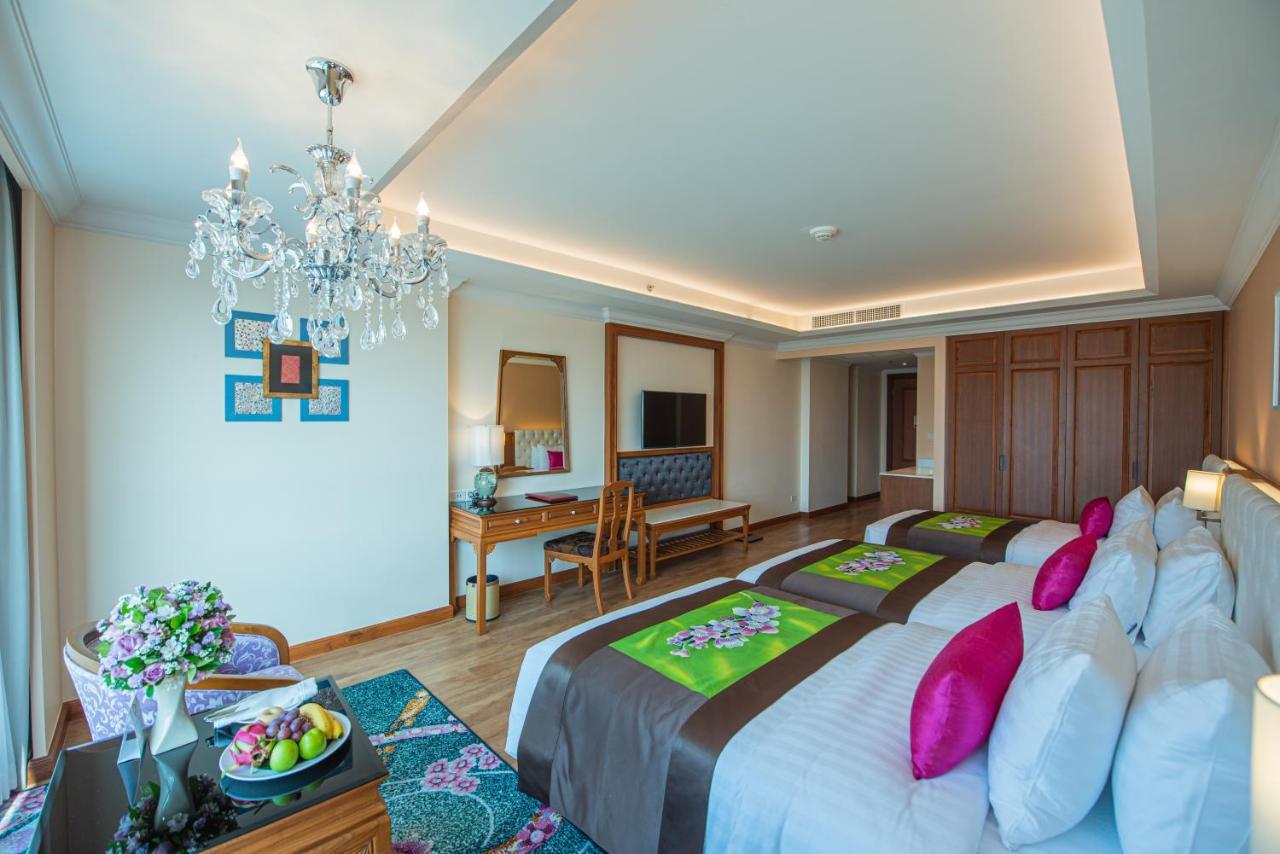 The Empress Premier Chiang Mai - Sha Extra Plus Exterior photo Deluxe Suite