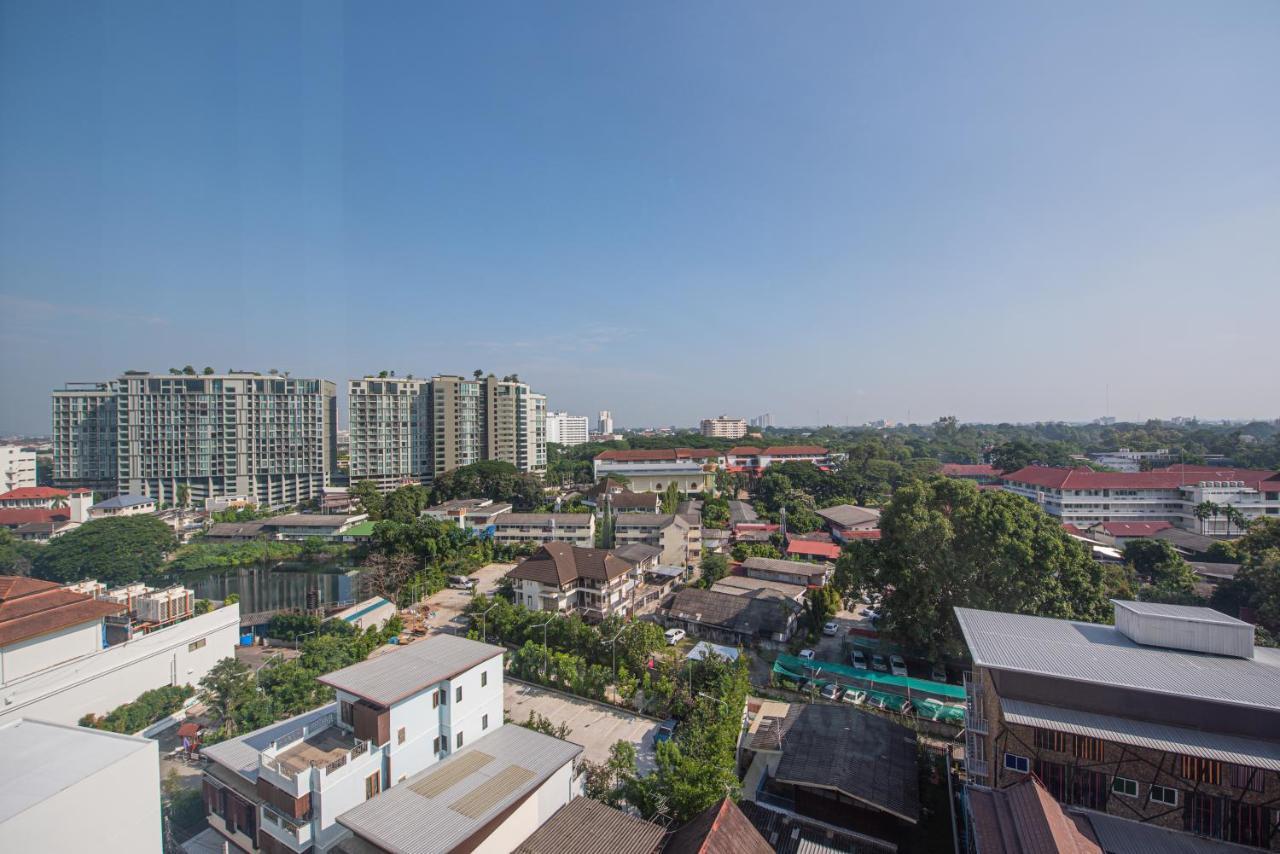 The Empress Premier Chiang Mai - Sha Extra Plus Exterior photo View of the district