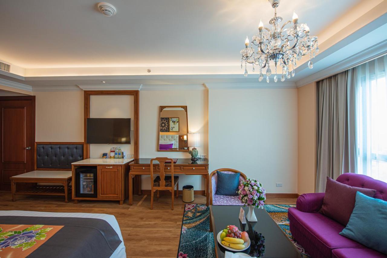 The Empress Premier Chiang Mai - Sha Extra Plus Exterior photo A suite at the hotel
